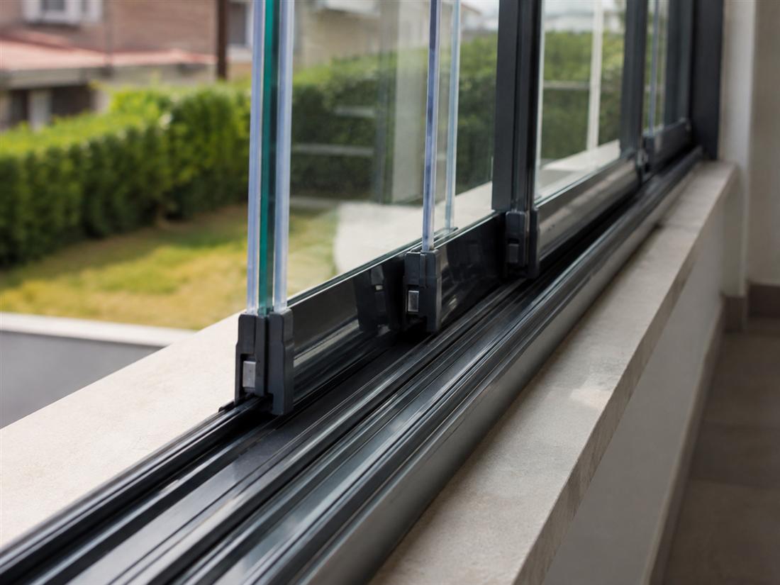 Sürme cam balkon sistemi detayı